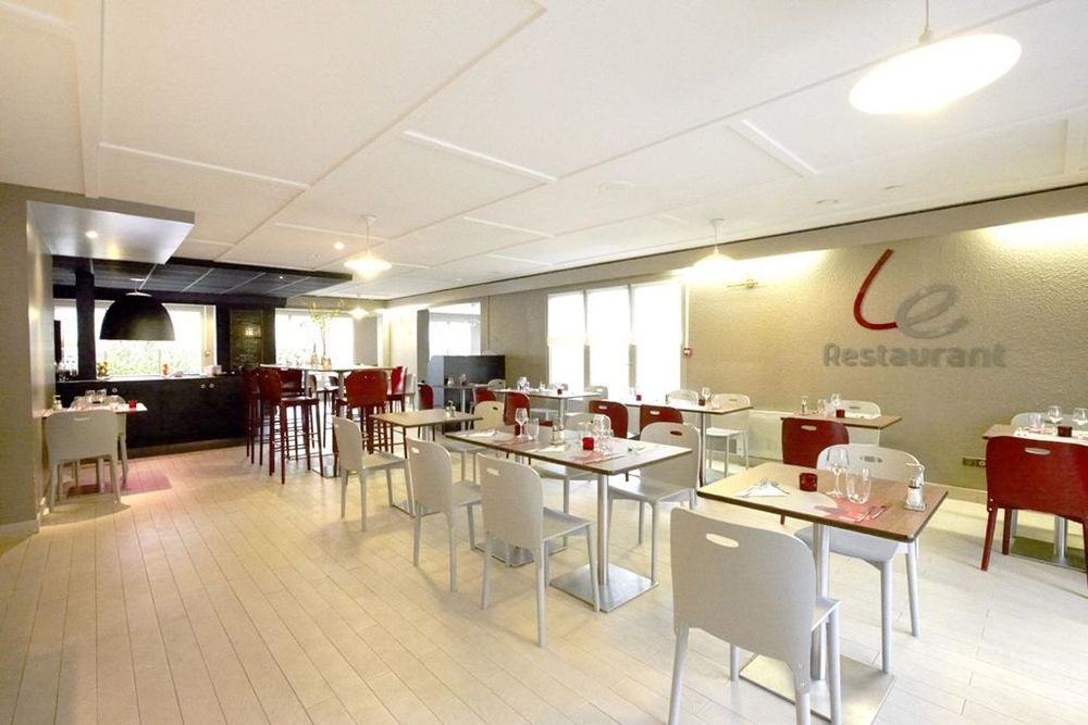 Campanile Avallon Sauvigny-le-Bois Restaurante foto